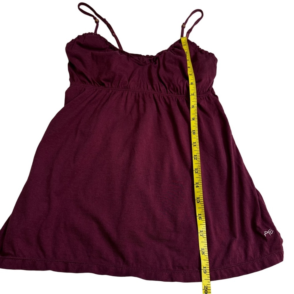American Eagle Maroon Tank Top Size Medium Built In Shelf Bra Ruffled Neckline - Picture 10 of 11
